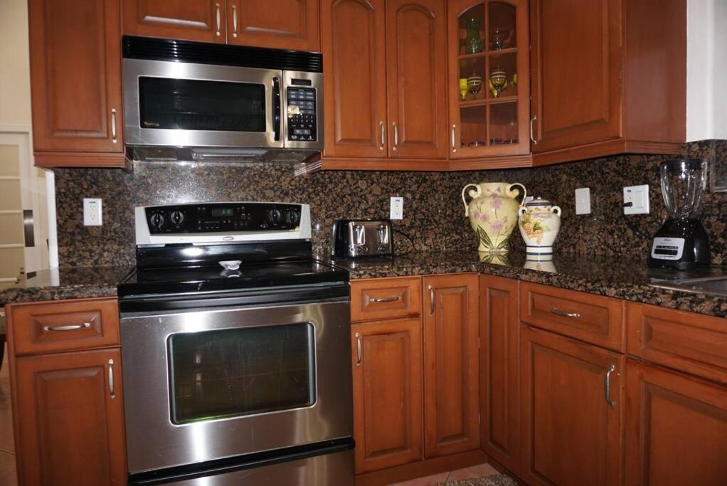 New Luxury Vacation Dream Rental- Sleeps 15! Miami Exteriér fotografie