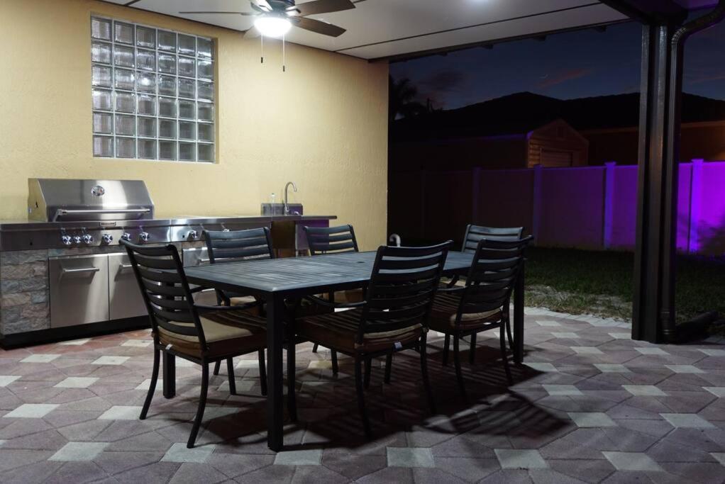 New Luxury Vacation Dream Rental- Sleeps 15! Miami Exteriér fotografie