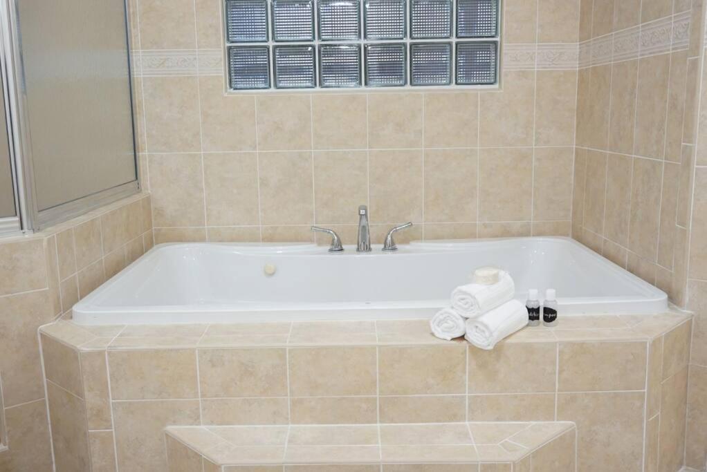 New Luxury Vacation Dream Rental- Sleeps 15! Miami Exteriér fotografie