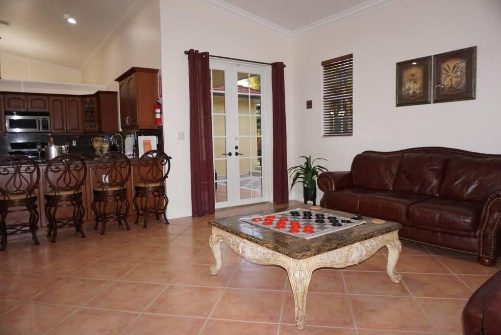 New Luxury Vacation Dream Rental- Sleeps 15! Miami Exteriér fotografie